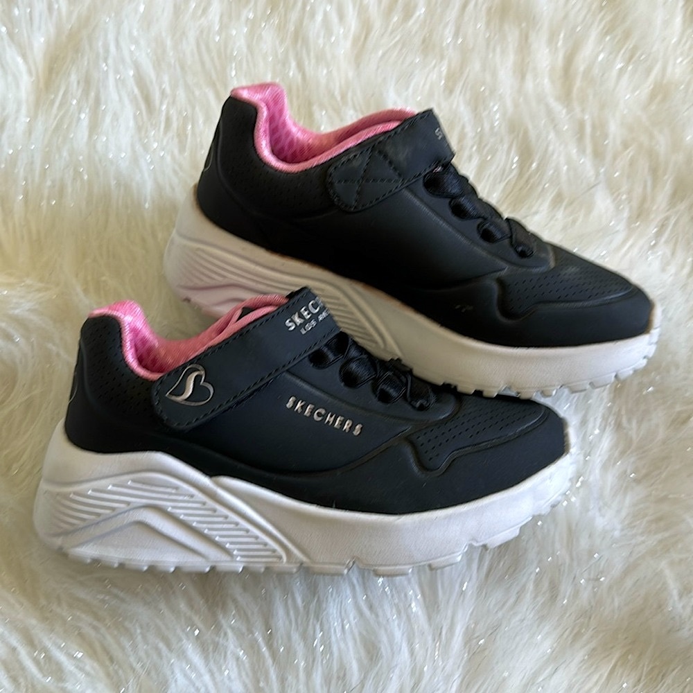 Skechers girls size 11T black Velcro sneakers VGUC